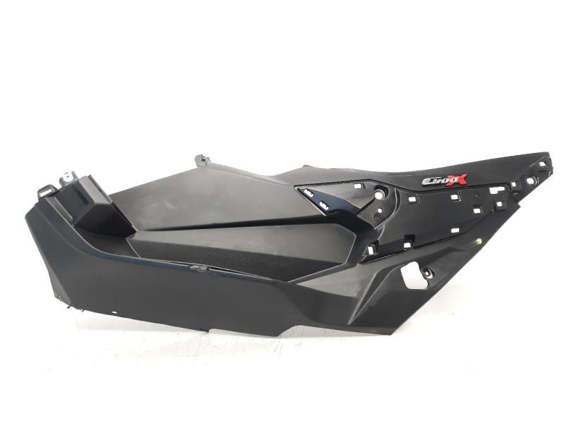 Recambio de moldura para bmw c 400 referencia OEM IAM 46638558575  