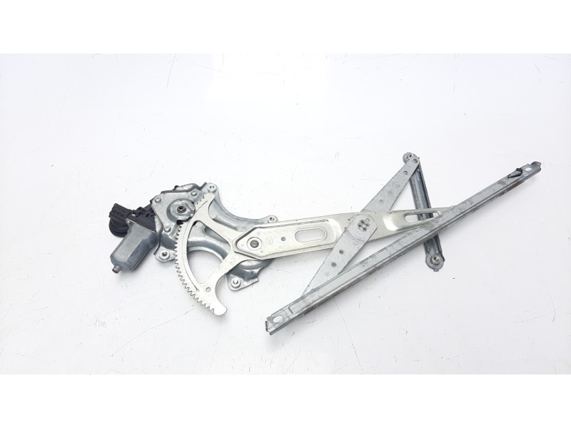 Recambio de elevalunas delantero derecho para toyota rav 4 referencia OEM IAM 6980130280  