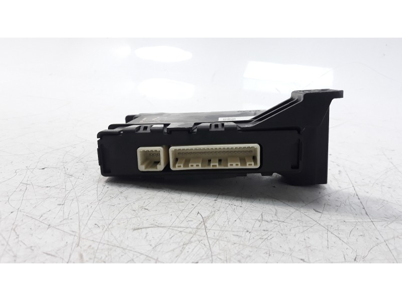 Recambio de modulo electronico para toyota avensis 1.8 16v cat referencia OEM IAM 8865005350  