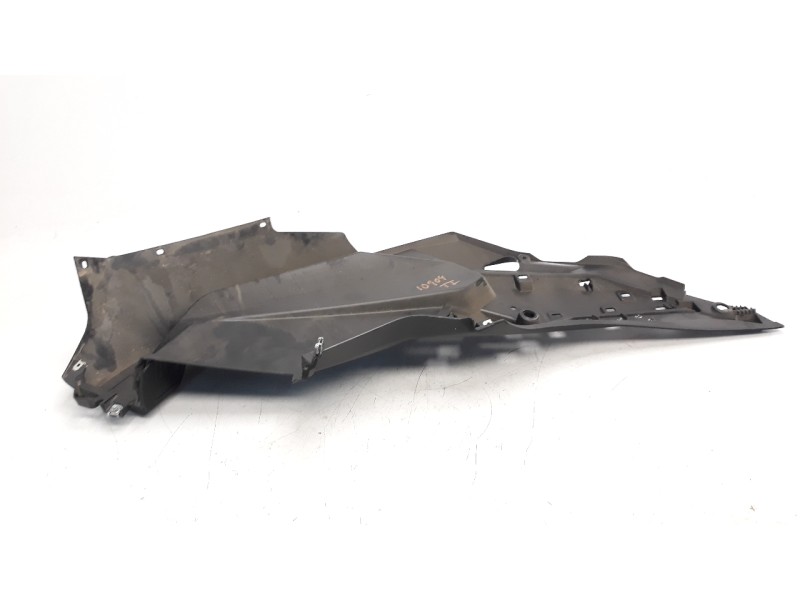 Recambio de moldura para bmw c 400 referencia OEM IAM 46638558575  