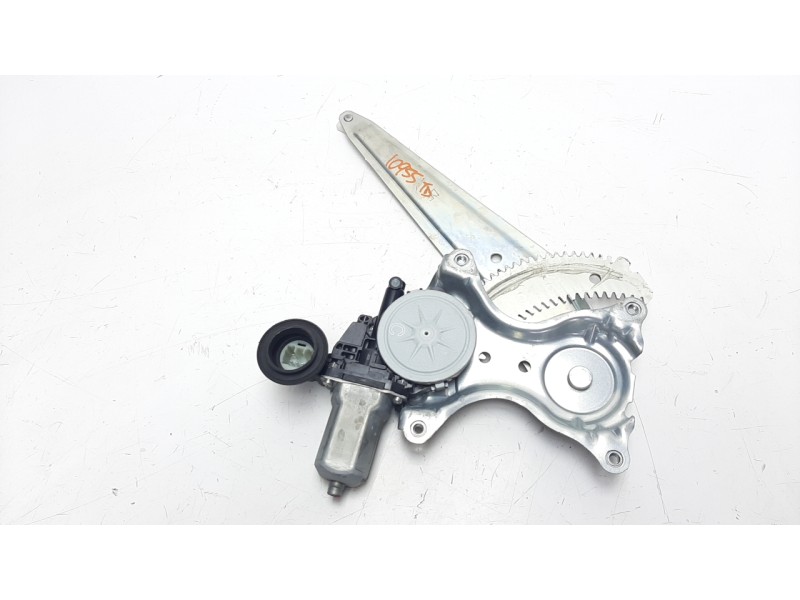 Recambio de elevalunas trasero derecho para toyota rav 4 referencia OEM IAM 6980342050  