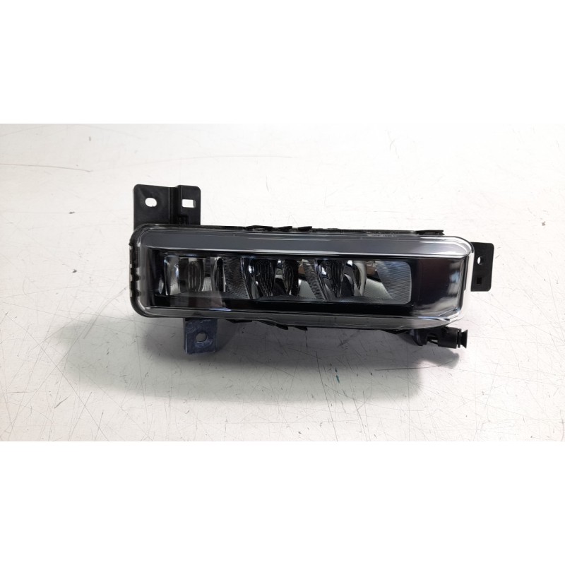 Recambio de faro antiniebla derecho para bmw serie 3 berlina (g20) 2.0 16v turbodiesel referencia OEM IAM 63177433788 1010640000