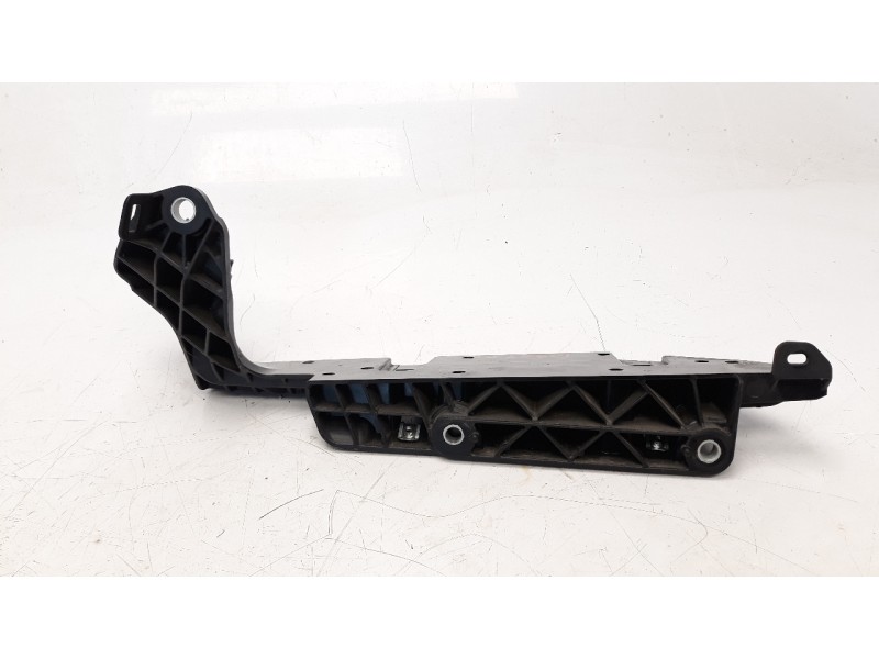 Recambio de estribo para bmw c 400 referencia OEM IAM 46638566930  