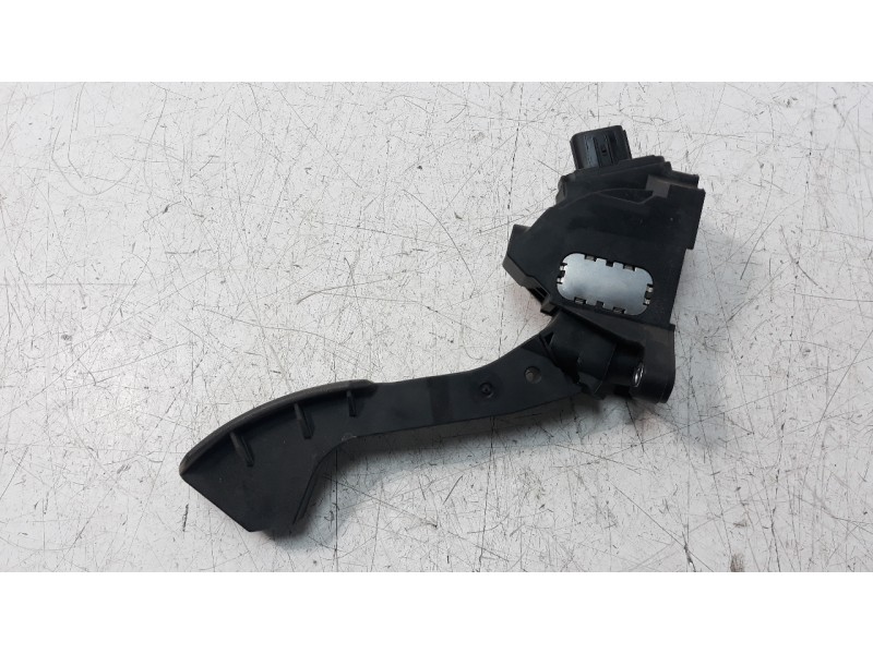 Recambio de potenciometro pedal para toyota avensis 1.8 16v cat referencia OEM IAM 7811005040  