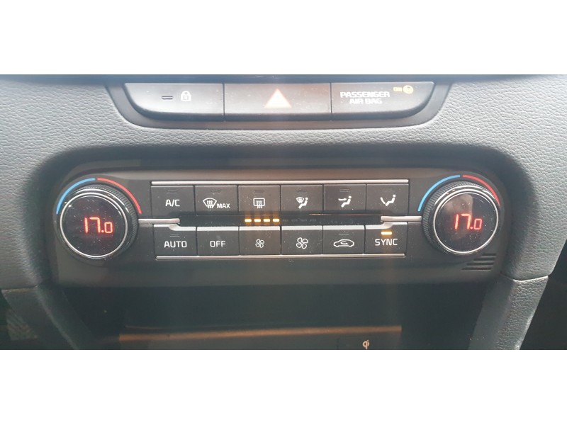 Recambio de mando climatizador para kia ceed 1.0 tgdi cat referencia OEM IAM 97250J7201WK  
