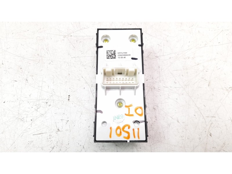 Recambio de mando elevalunas delantero izquierdo para kia ceed 1.0 tgdi cat referencia OEM IAM 93570J7000  