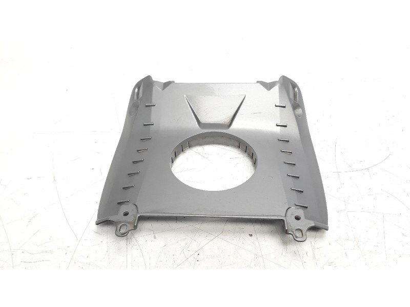 Recambio de moldura para bmw c 400 referencia OEM IAM 46638558567  