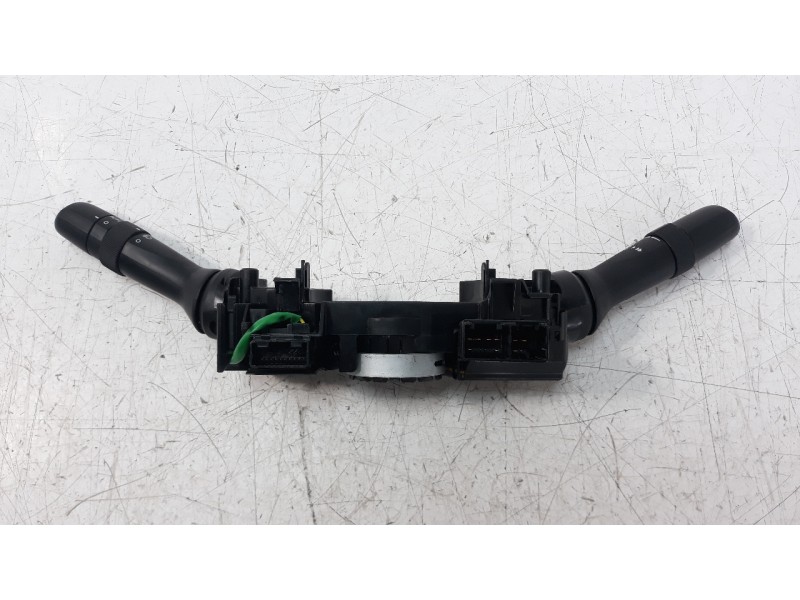 Recambio de mando multifuncion para toyota avensis 1.8 16v cat referencia OEM IAM 0519017F373 0518017F420 