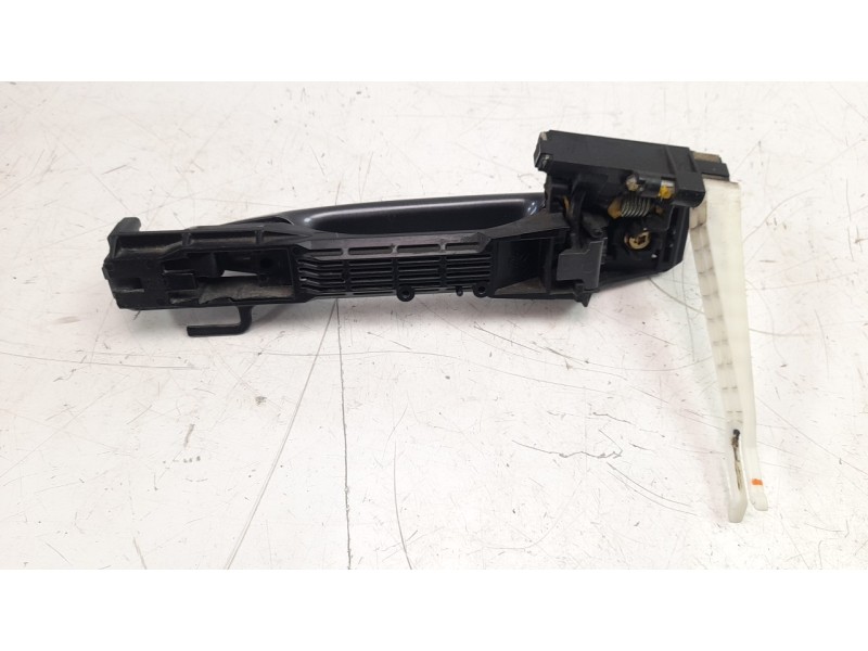 Recambio de maneta exterior trasera derecha para toyota land cruiser (j12) 3.0 turbodiesel referencia OEM IAM 6921128070B4  