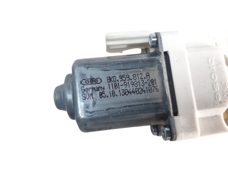 Recambio de motor elevalunas trasero derecho para audi a4 ber. (b8) 2.0 16v tdi referencia OEM IAM 8K0959812A  