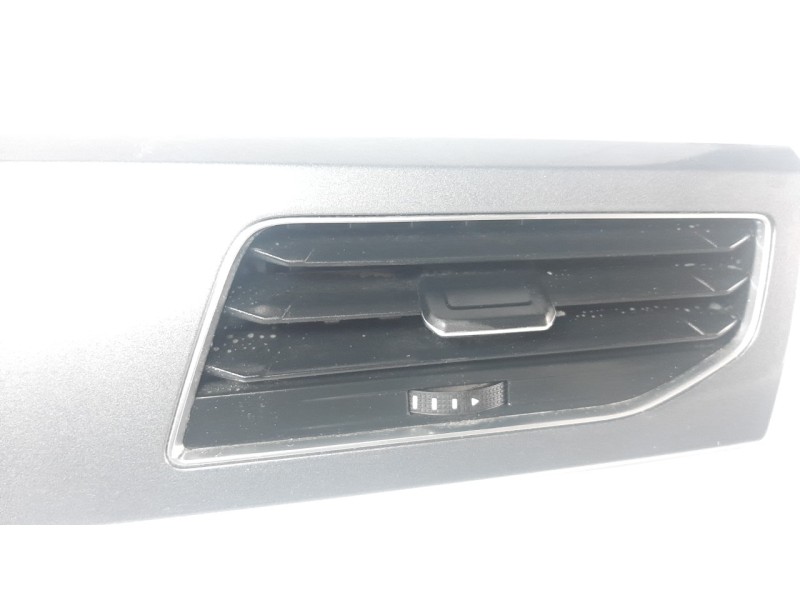Recambio de moldura para volkswagen polo referencia OEM IAM 2G1858416AH  