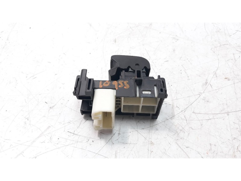 Recambio de mando elevalunas trasero derecho para toyota rav 4 referencia OEM IAM 848100D030  