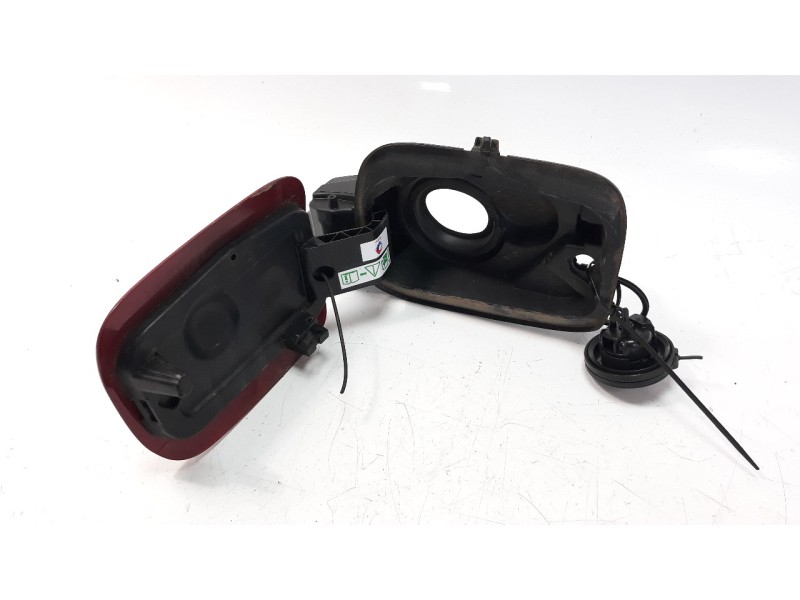 Recambio de tapa exterior combustible para peugeot 308 1.2 12v e-thp referencia OEM IAM 9817500680  