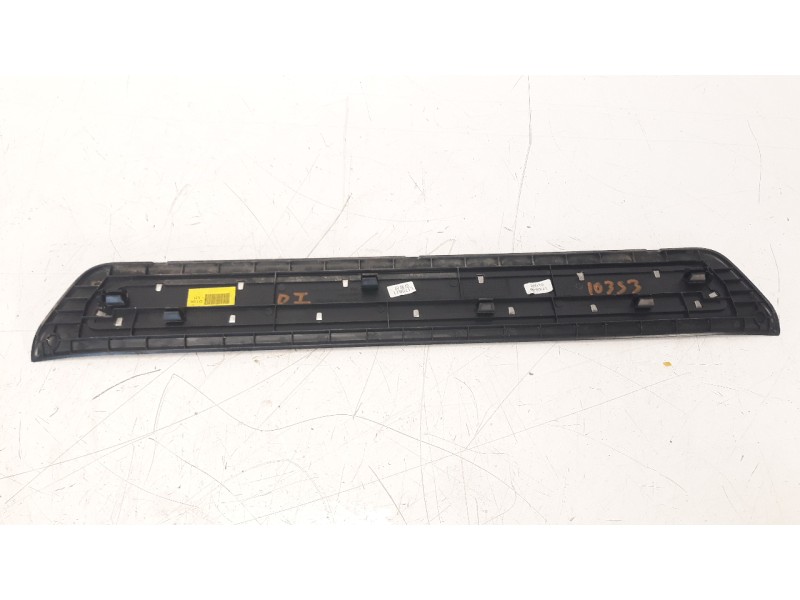 Recambio de moldura para kia niro referencia OEM IAM 85873G5100  