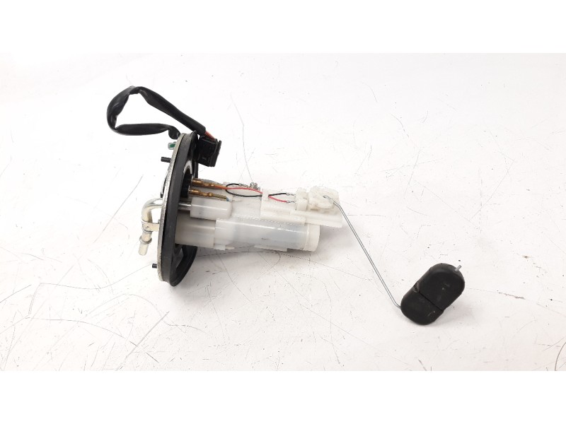 Recambio de bomba combustible para honda cb 650r referencia OEM IAM 16700MKND51 UCT35HU67 
