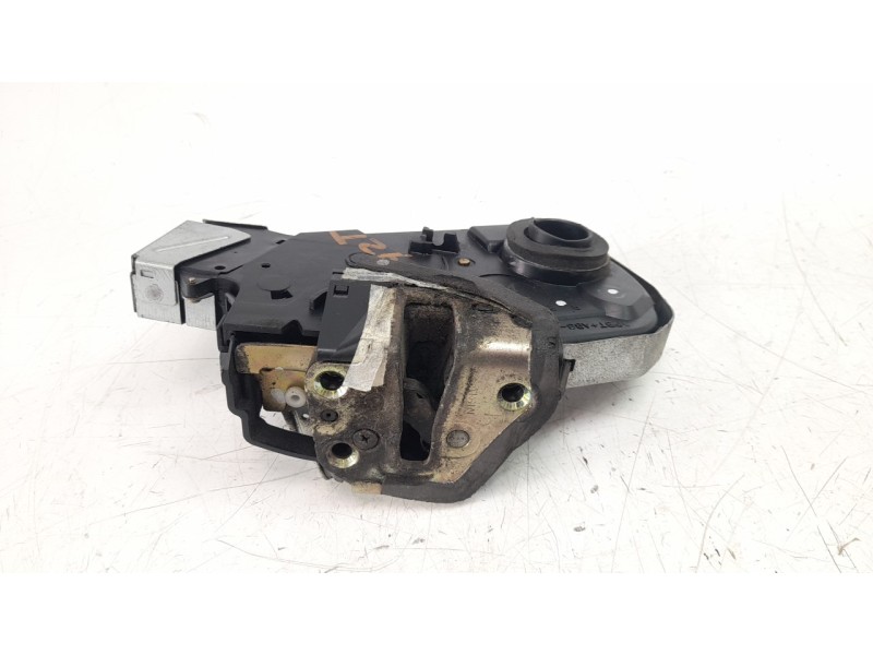 Recambio de cerradura puerta delantera derecha para toyota land cruiser (j12) 3.0 turbodiesel referencia OEM IAM 6903033271  