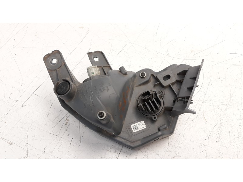 Recambio de piloto trasero izquierdo paragolpes para toyota rav 4 referencia OEM IAM 8149042060  