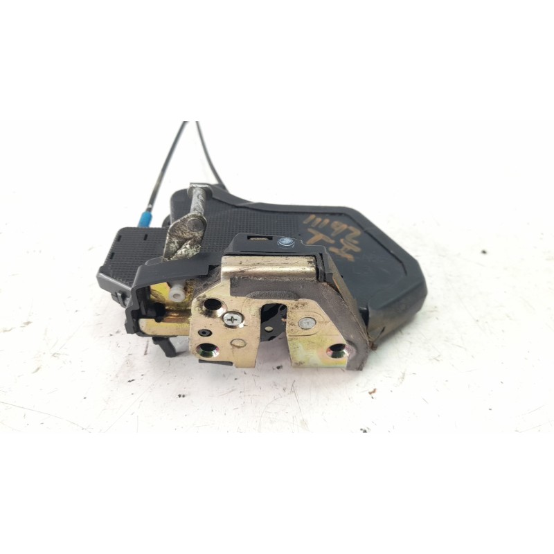 Recambio de cerradura puerta trasera izquierda para toyota land cruiser (j12) 3.0 turbodiesel referencia OEM IAM 6906060090  