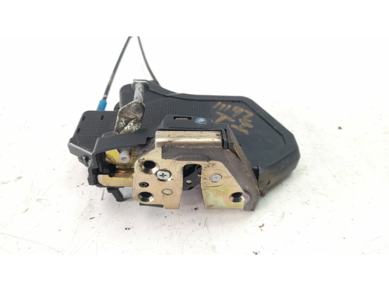 Recambio de cerradura puerta trasera izquierda para toyota land cruiser (j12) 3.0 turbodiesel referencia OEM IAM 6906060090  