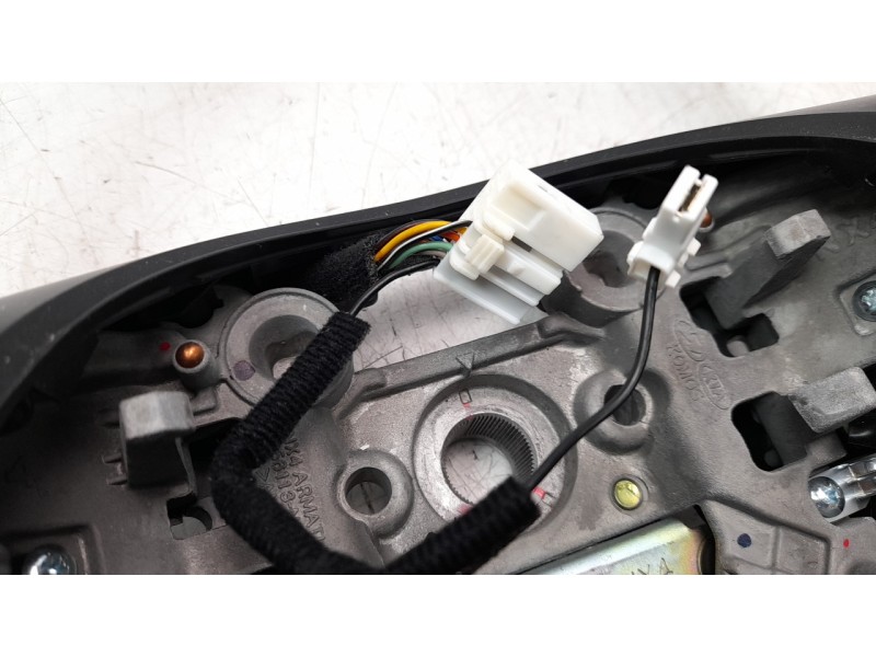 Recambio de volante para hyundai tucson referencia OEM IAM 56170N9000  
