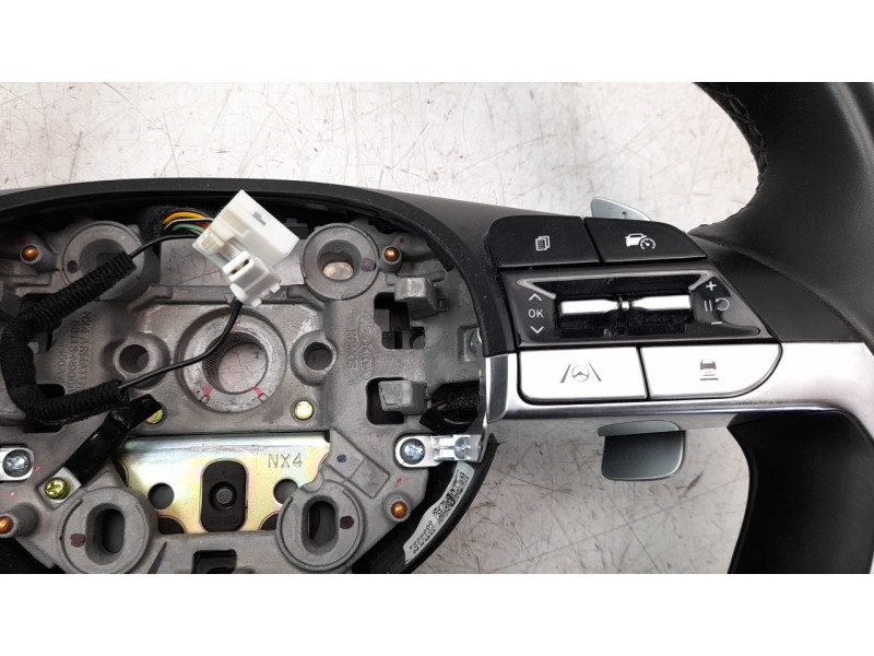 Recambio de volante para hyundai tucson referencia OEM IAM 56170N9000  