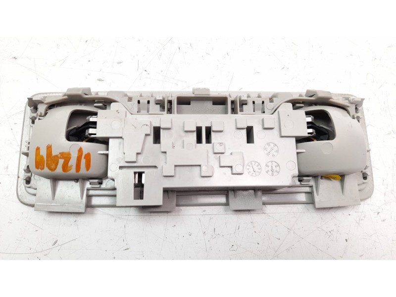 Recambio de luz interior para volkswagen polo referencia OEM IAM 2GA947290  