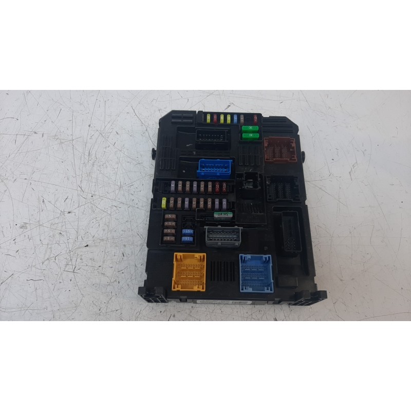 Recambio de caja reles / fusibles para citroen c4 grand picasso 1.5 blue-hdi fap referencia OEM IAM 9846483280  