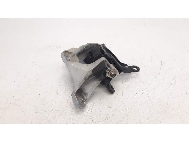 Recambio de soporte motor izquierdo para mazda cx-30 referencia OEM IAM BDGF39070  