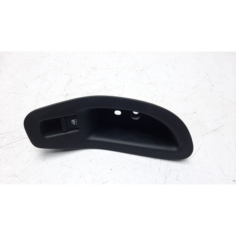 Recambio de mando elevalunas trasero izquierdo para fiat 500 x (334) 1.6 16v cat referencia OEM IAM 735633157  