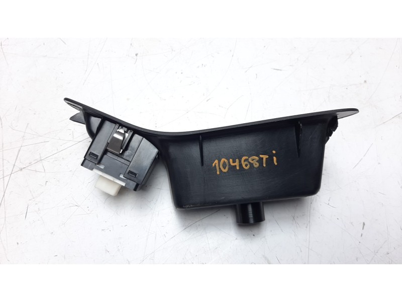Recambio de mando elevalunas trasero izquierdo para fiat 500 x (334) 1.6 16v cat referencia OEM IAM 735633157  