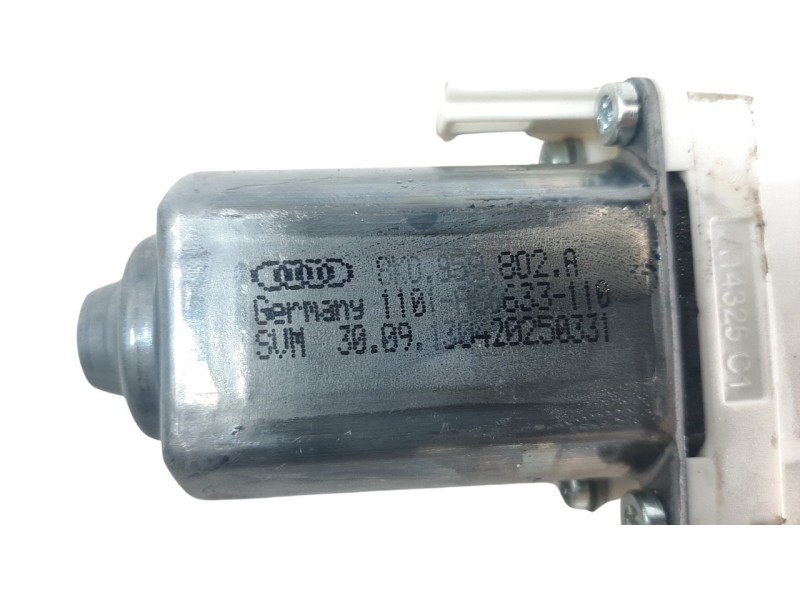 Recambio de motor elevalunas delantero derecho para audi a4 ber. (b8) 2.0 16v tdi referencia OEM IAM 8K0959802A  