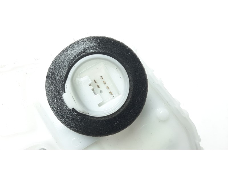 Recambio de cerradura puerta delantera derecha para mazda 3 berlina (bp) referencia OEM IAM BDMC58310B  
