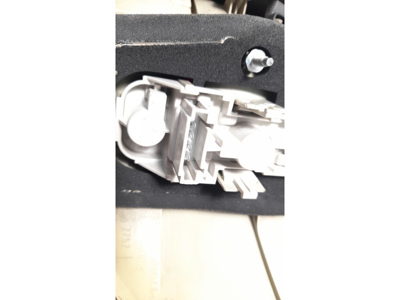 Recambio de piloto trasero izquierdo para mercedes-benz clase b (w245) 2.0 cdi cat referencia OEM IAM 1698202364  