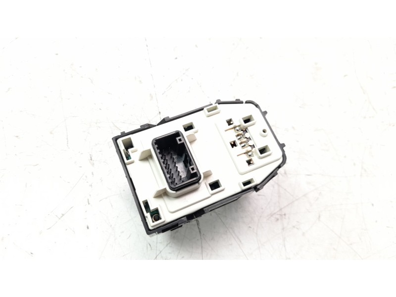 Recambio de mando retrovisor para kia stonic (ybcuv) 1.0 tgdi cat referencia OEM IAM 4D64801160  