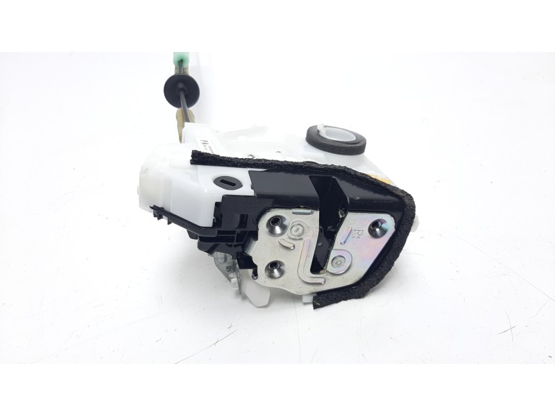 Recambio de cerradura puerta trasera derecha para mazda 3 berlina (bp) referencia OEM IAM BCJHIO3A490  