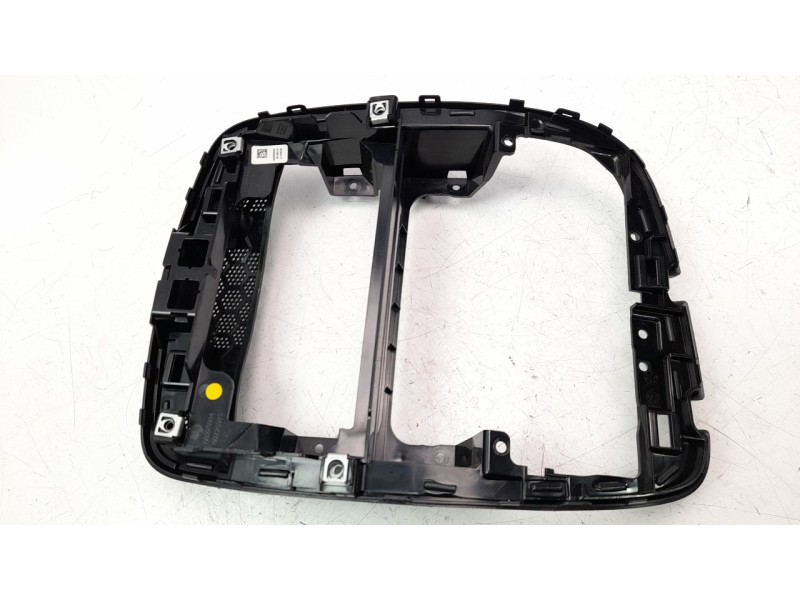 Recambio de moldura para renault clio iv 1.5 dci diesel fap referencia OEM IAM 681043537R  