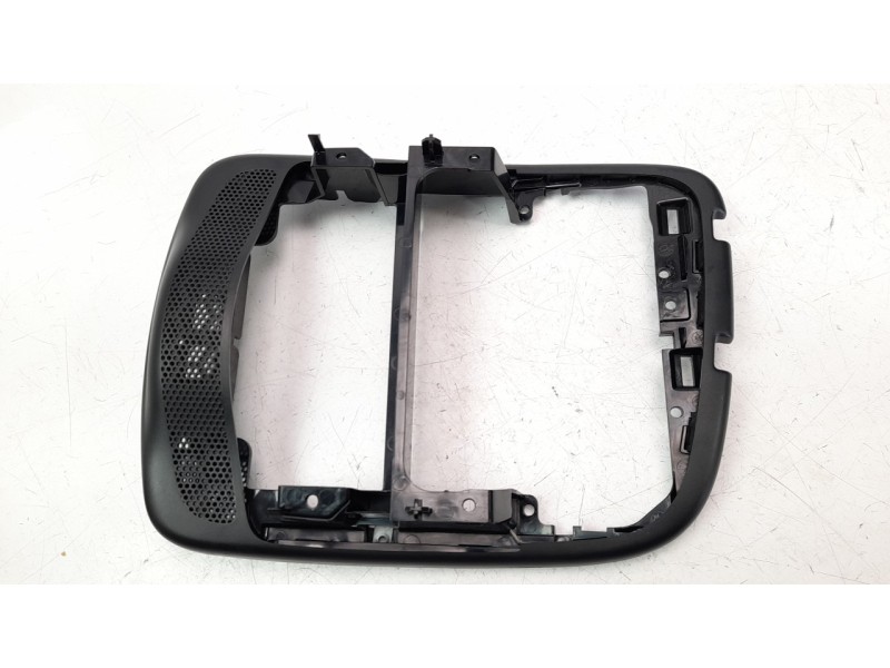 Recambio de moldura para renault clio iv 1.5 dci diesel fap referencia OEM IAM 681043537R  