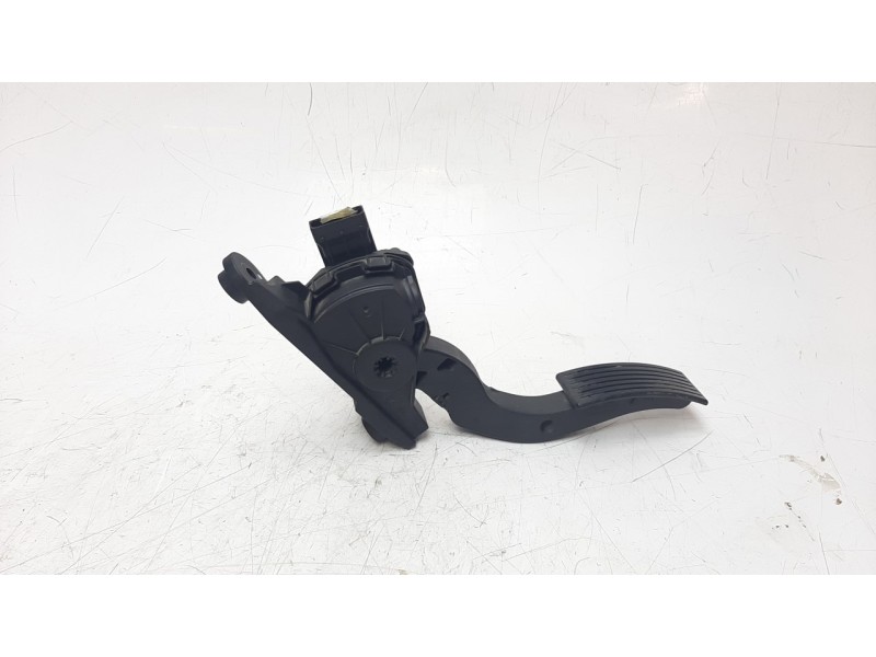 Recambio de potenciometro pedal para hyundai i20 1.2 16v cat referencia OEM IAM 327001S000  
