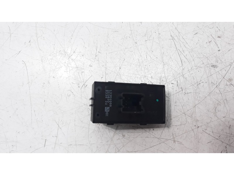 Recambio de mando elevalunas trasero derecho para opel mokka 1.6 cdti dpf referencia OEM IAM 13301888  
