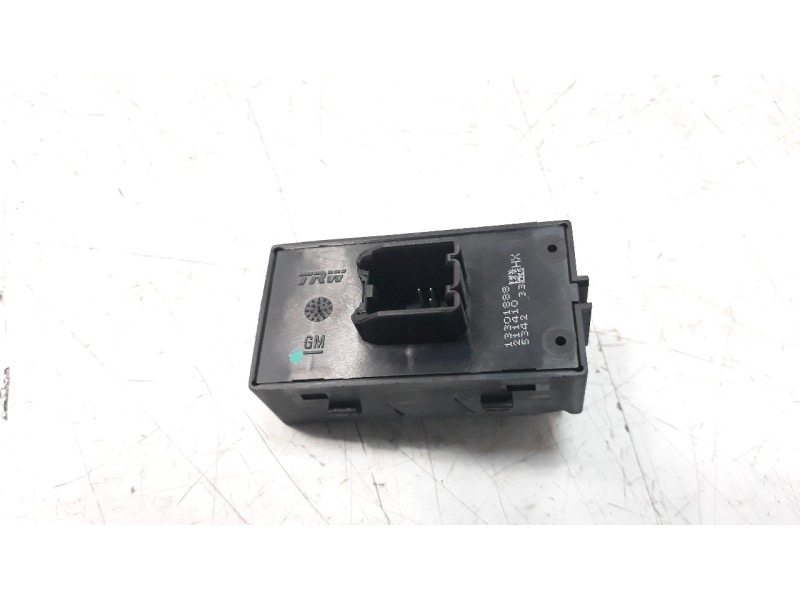 Recambio de mando elevalunas trasero izquierdo para opel mokka 1.6 cdti dpf referencia OEM IAM 13301888  