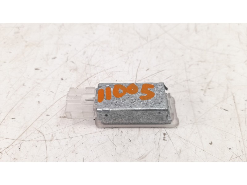 Recambio de luz interior para volkswagen cc (358) 2.0 tdi referencia OEM IAM 7L0947415  