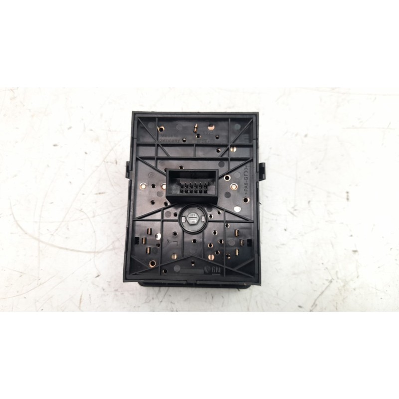 Recambio de mando luces para opel corsa c 1.7 16v di cat (y 17 dtl / lk8) referencia OEM IAM 9116613  