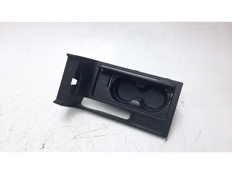 Recambio de apoyabrazos central para mazda 3 berlina (bk) 1.6 cd diesel cat referencia OEM IAM BP4K64431  