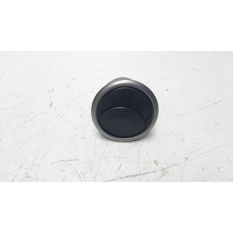 Recambio de rejilla aireadora para mazda 3 berlina (bk) 1.6 cd diesel cat referencia OEM IAM BP4KGM731  