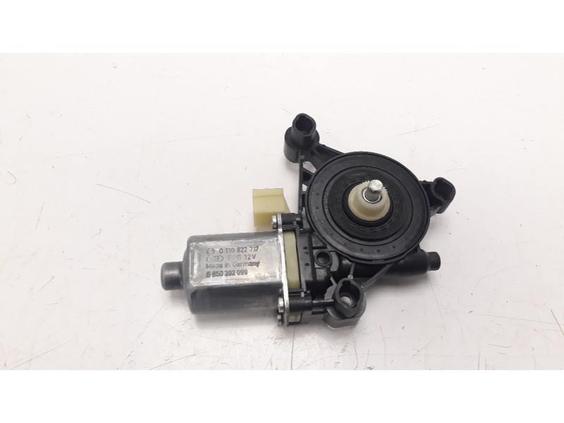 Recambio de motor elevalunas delantero derecho para audi a3 sportback (8va) 1.8 16v tfsi referencia OEM IAM 5Q0959801B 013082271