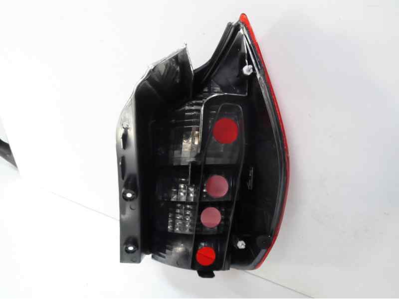 Recambio de piloto trasero izquierdo para renault scenic ii referencia OEM IAM 8200127702 103F19441773 RN0324154
