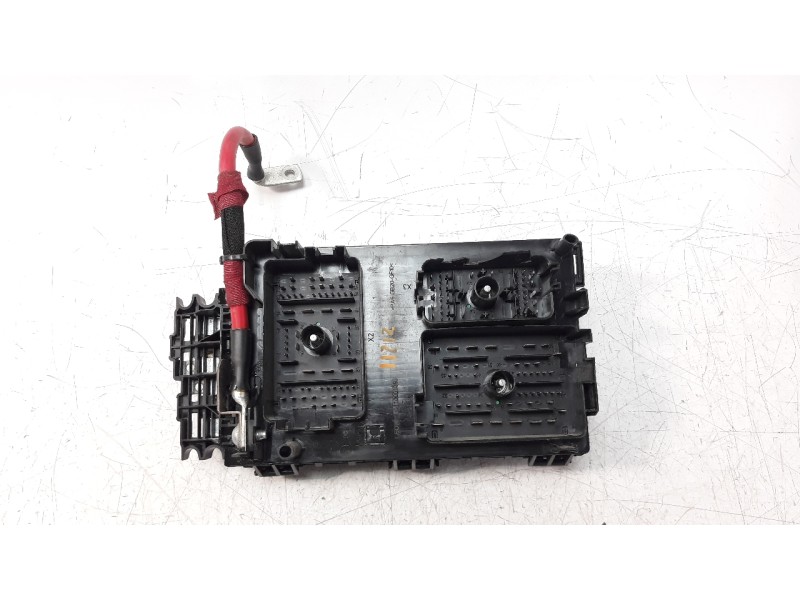 Recambio de caja reles / fusibles para opel astra j lim. 1.7 16v cdti referencia OEM IAM C11000139  