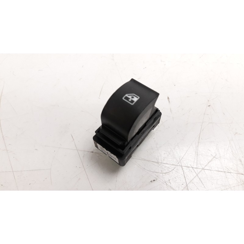 Recambio de mando elevalunas delantero derecho para fiat tipo ii (357) berlina 1.4 referencia OEM IAM 7356546660  