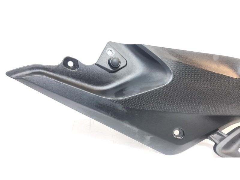 Recambio de moldura para bmw r 1200 r r 1200 r referencia OEM IAM 46638534274  