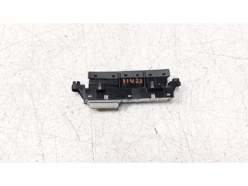 Recambio de interruptor para hyundai kona 1.0 tgdi cat referencia OEM IAM 93350J9AC0  